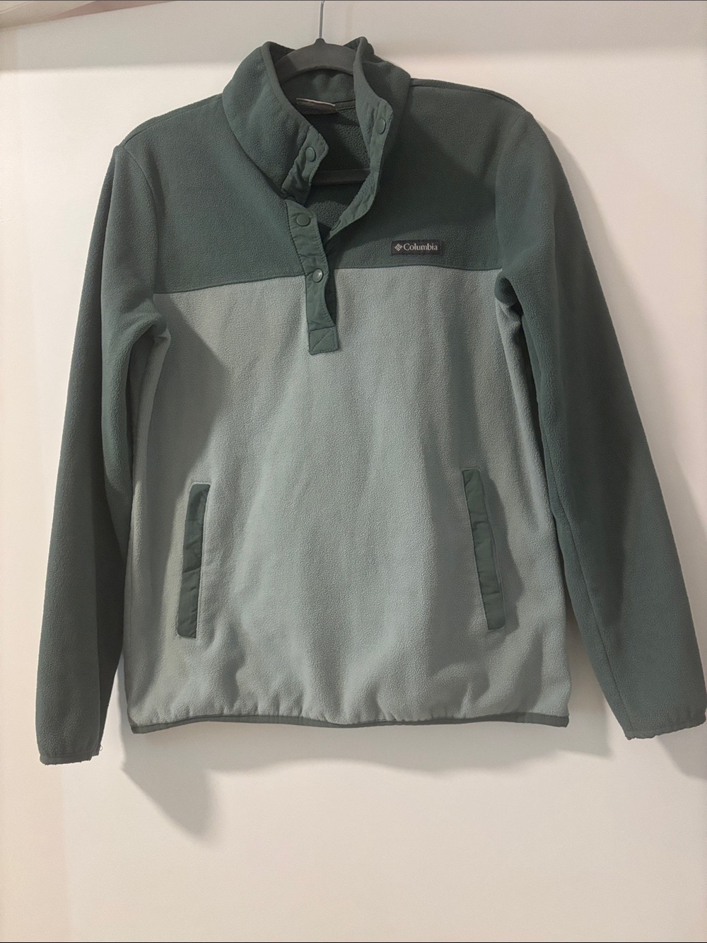 Columbia snap fleece pullover perfect for colder weather size M